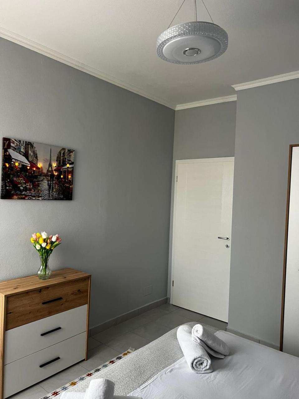 Apartment Night Star