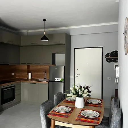 Night Star Apartment Tirana Exterior photo